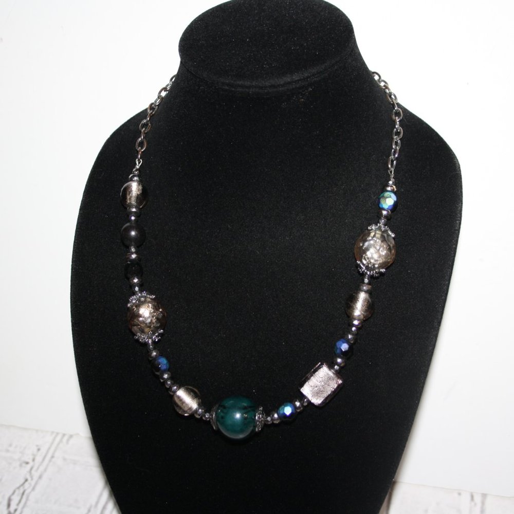 GUNMETAL🐝🐝&GLASS BEADED NECKLACE